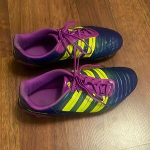 Adidas Predator outdoor soccer cleats / sneakers Women’s size 8.5 / Men’s size 7